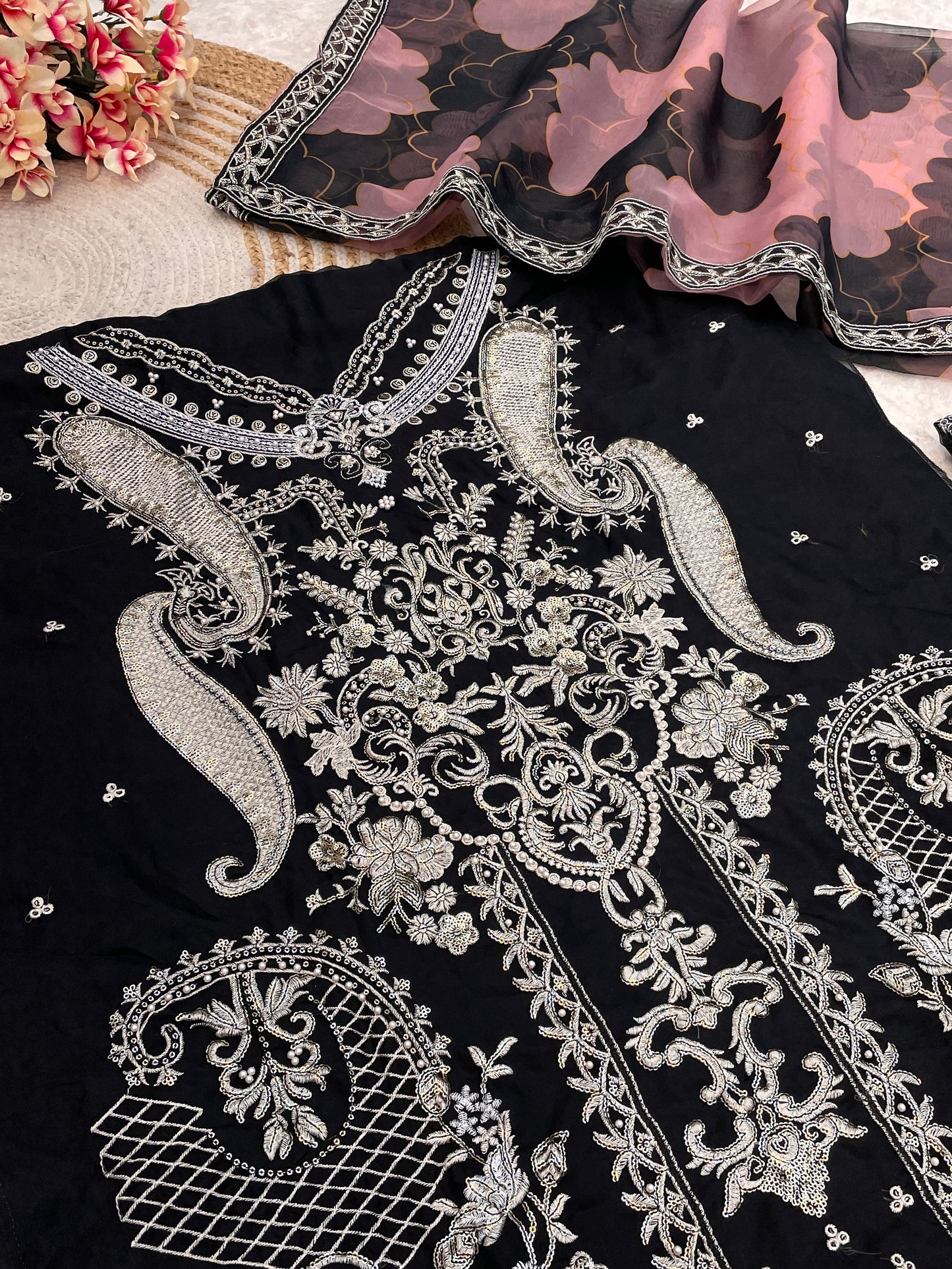 semi stitch / black