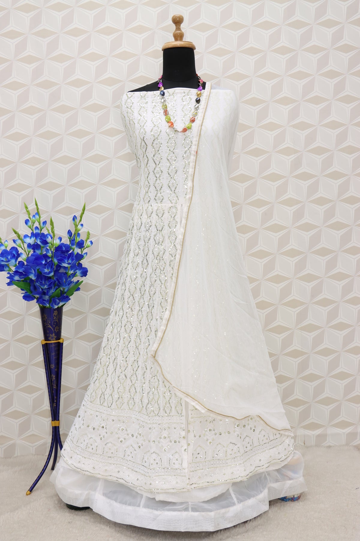 semi stitch / white