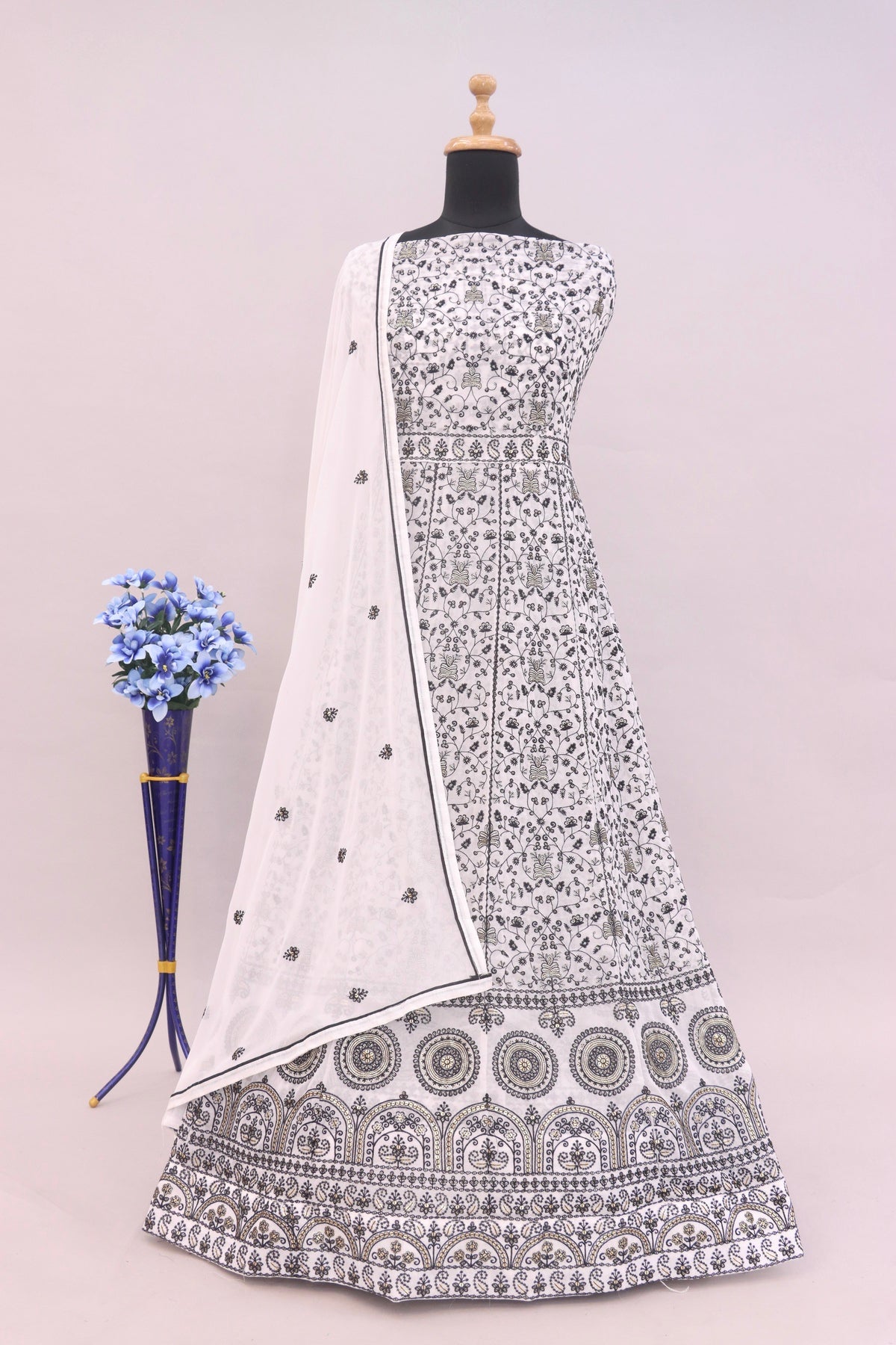semi stitch / white