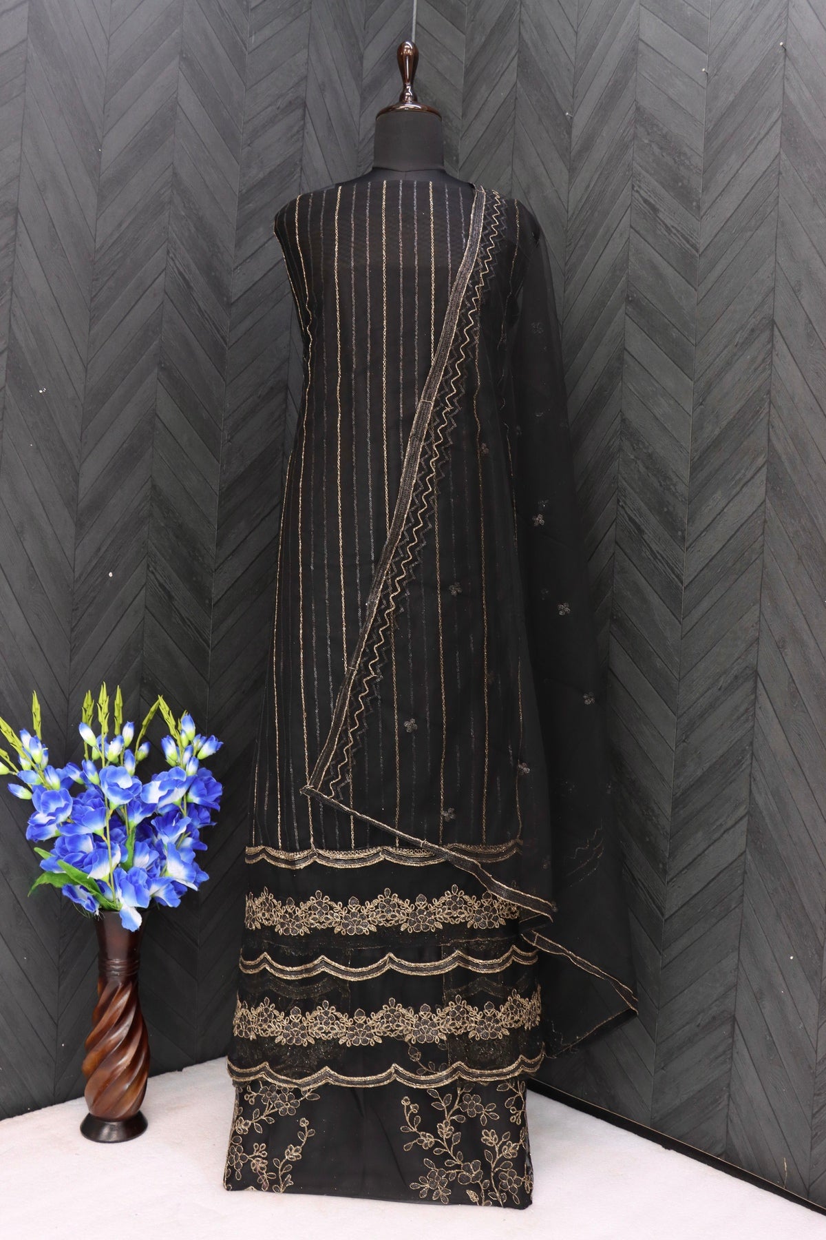 semi stitch / black