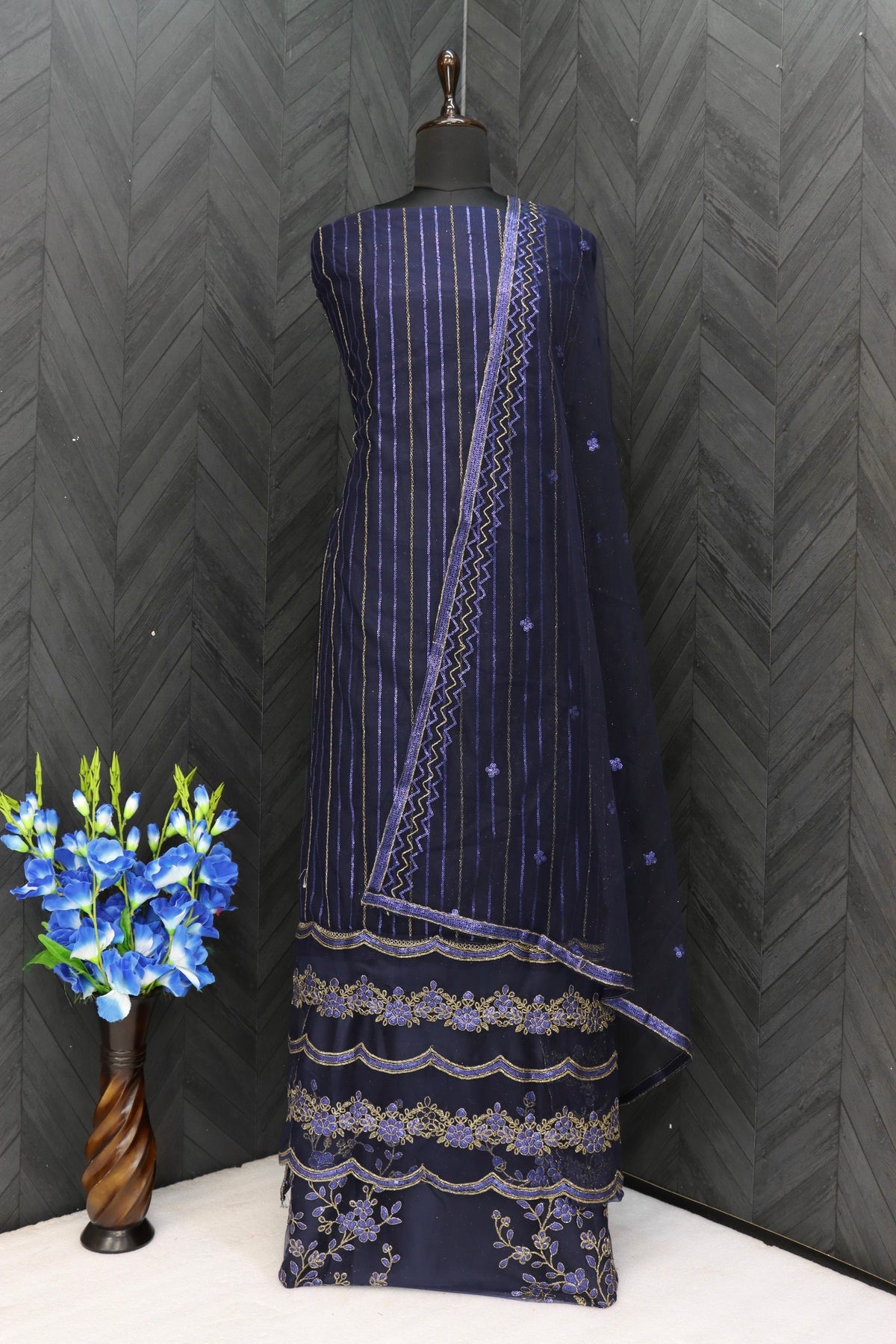 semi stitch / navy blue