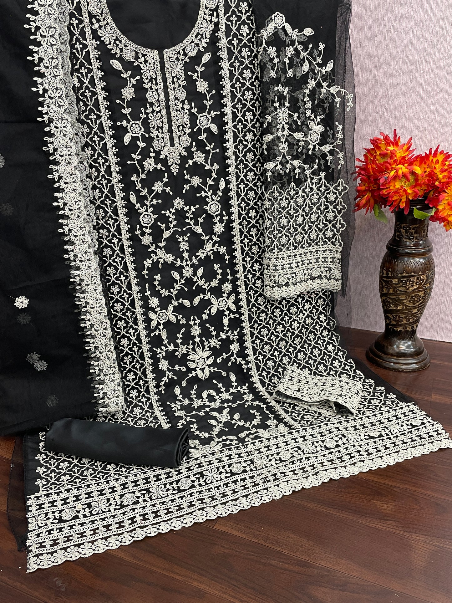 semi stitch / black