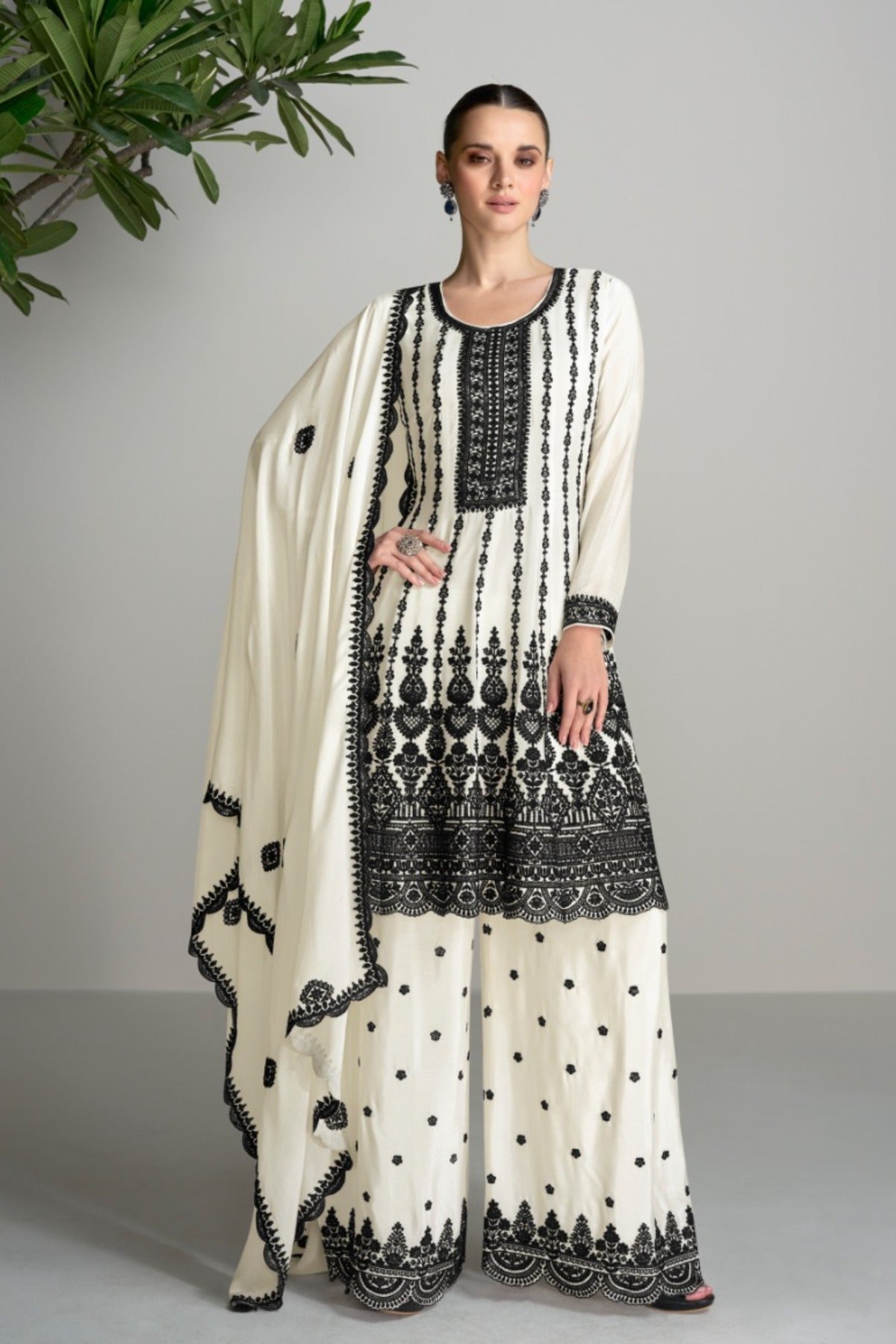 semi stitch / white