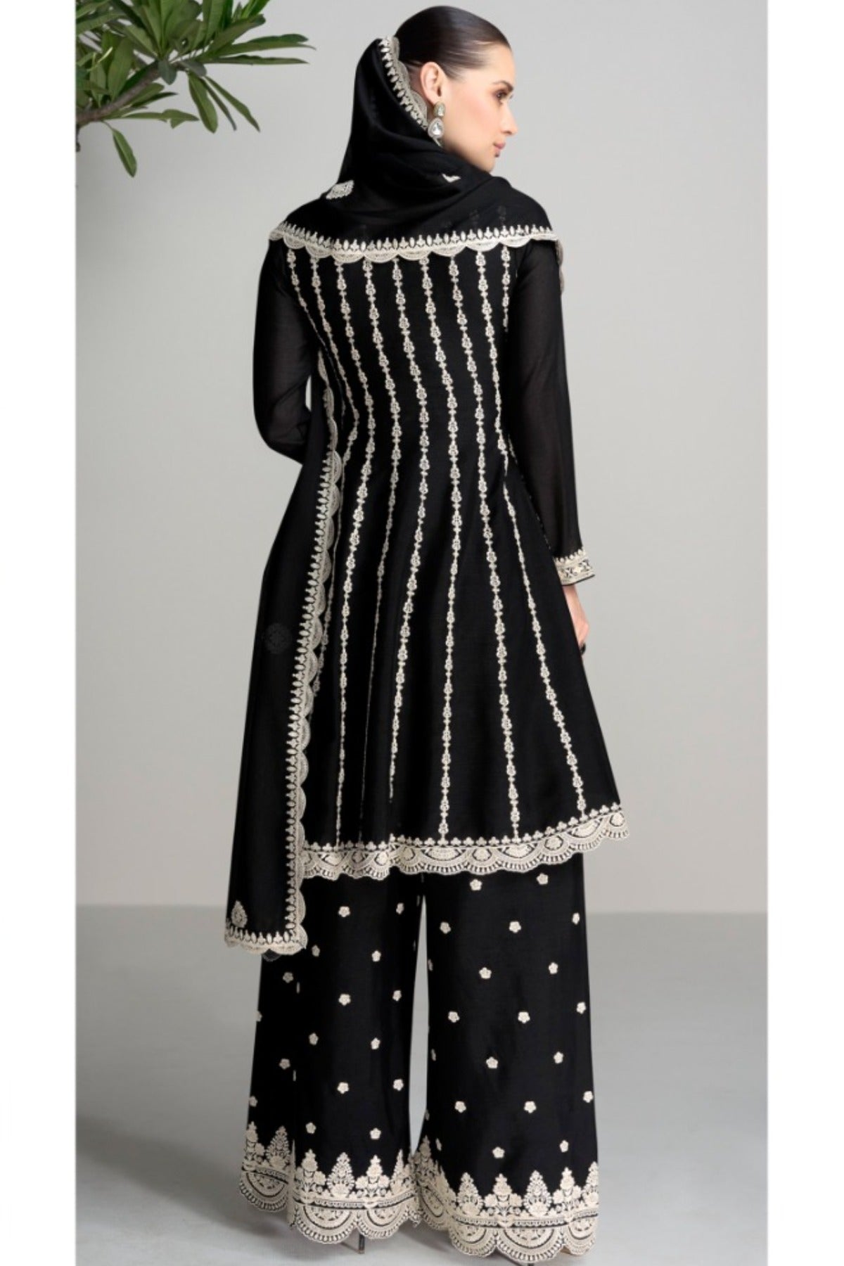 semi stitch / black