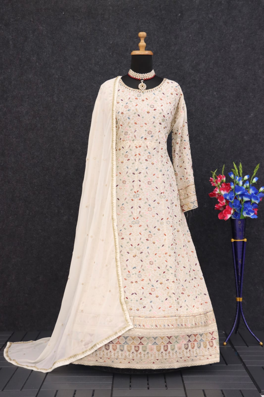 semi stitch / white